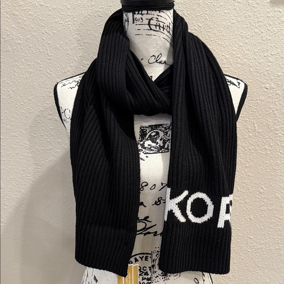 MICHAEL Michael Kors Accessories - MICHAEL Michael Kors Black Signature Knit Scarf